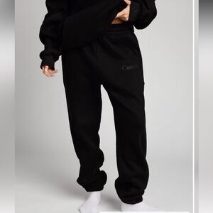 Comfrt Black Minimalist Sweatpants